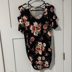 Chic Floral Mini Dress in Black and Red